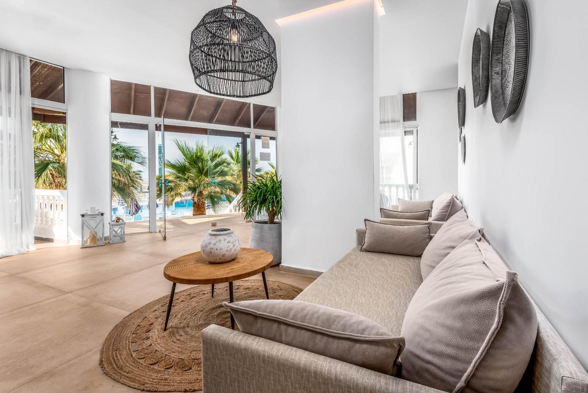 Elvita Beach Hotel キオタリ エクステリア 写真