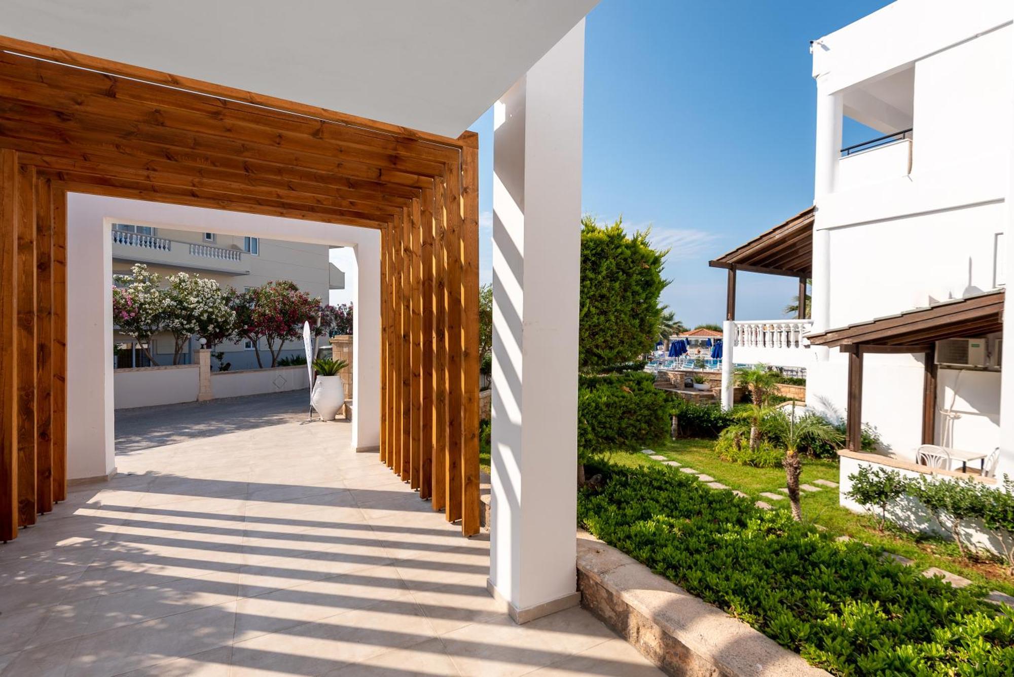 Elvita Beach Hotel キオタリ エクステリア 写真